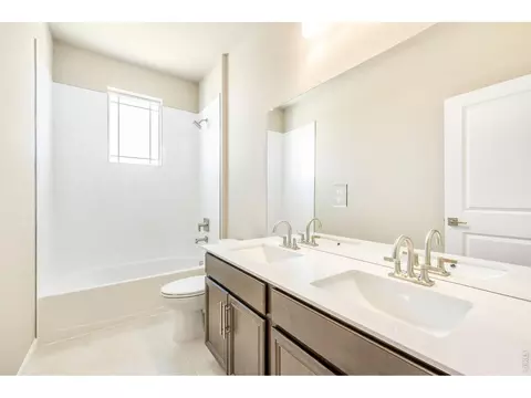Bath - 656 Noola St, Windsor, CO 80550 photo 3 of 3