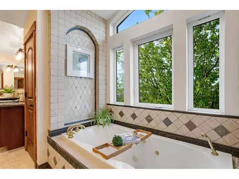 Bath - 559 Dove Ln, Berthoud, CO 80513 photo 1 of 4