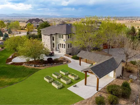 Exterior - 559 Dove Ln, Berthoud, CO 80513 photo 4 of 10