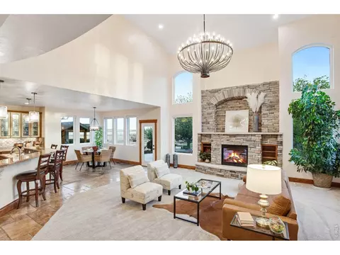 Living - 559 Dove Ln, Berthoud, CO 80513 photo 2 of 5