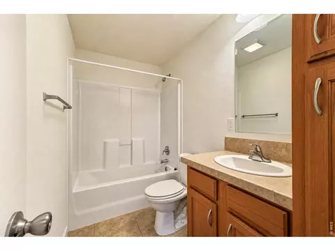 Bath - 7900 Mountain View Dr, Frederick, CO 80530 photo 3 of 3