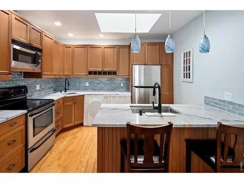 Kitchen - 611 Cascade Ave, Boulder, CO 80302 photo 2 of 2