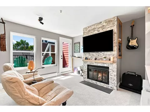 Living - 3025 Broadway St #10, Boulder, CO 80304 photo 1 of 4