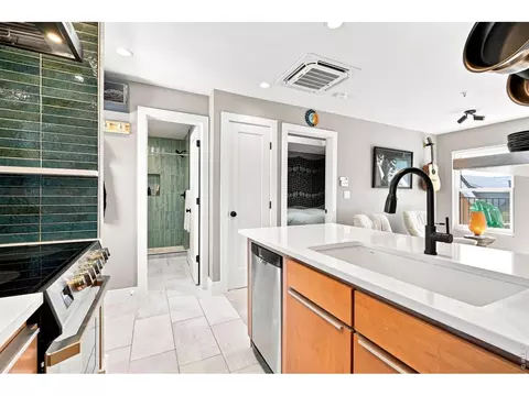 Kitchen - 3025 Broadway St #10, Boulder, CO 80304 photo 8 of 9