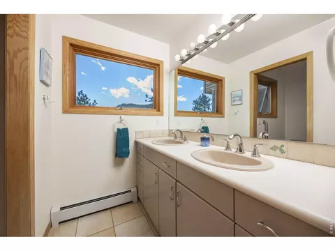 Bath - 99 Arroyo Chico, Boulder, CO 80302 photo 2 of 5