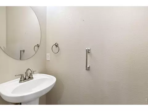 Bath - 1114 Crescent Dr, Windsor, CO 80550 photo 3 of 4