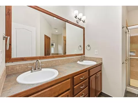 Bath - 1114 Crescent Dr, Windsor, CO 80550 photo 2 of 4