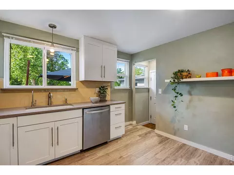 Kitchen - 7618 Aberdeen Way, Boulder, CO 80301 photo 5 of 7