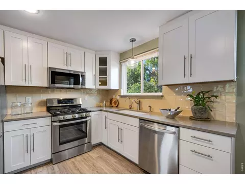 Kitchen - 7618 Aberdeen Way, Boulder, CO 80301 photo 3 of 7