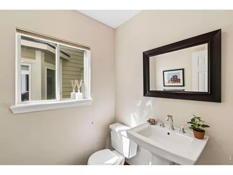 Bath - 3356 Sentinel Dr, Boulder, CO 80301 photo 3 of 4