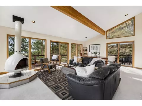 Living - 2626 Crestridge Ct, Boulder, CO 80302 photo 2 of 6