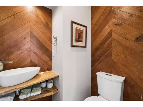 Bath - 2626 Crestridge Ct, Boulder, CO 80302 photo 1 of 8