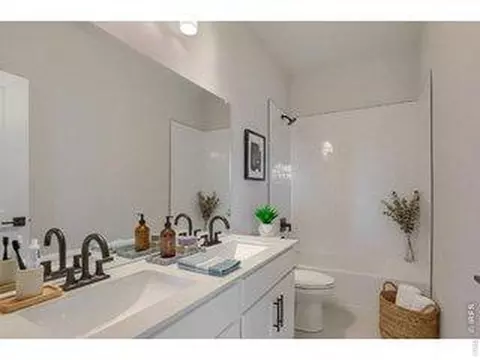 Bath - 678 Noola St, Windsor, CO 80550 photo 3 of 3
