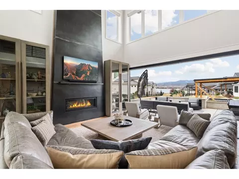 Living - 2311 Sugarloaf Rd, Berthoud, CO 80513 photo 1 of 7