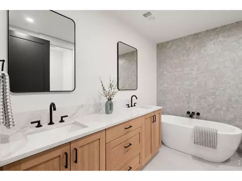 Bath - 2311 Sugarloaf Rd, Berthoud, CO 80513 photo 10 of 11
