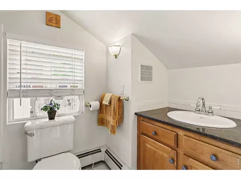 Bath - 1125 Maxwell Ave, Boulder, CO 80304 photo 3 of 5