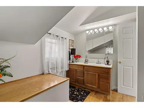 Bath - 1125 Maxwell Ave, Boulder, CO 80304 photo 5 of 5
