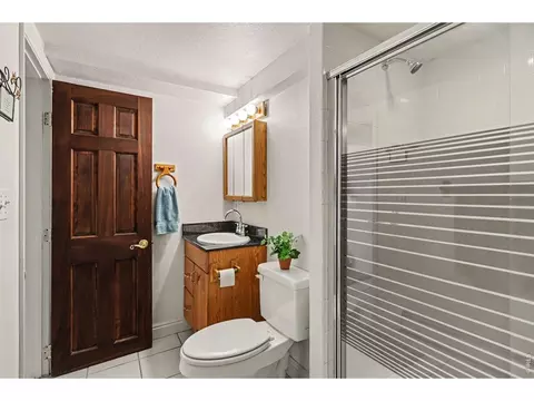 Bath - 1125 Maxwell Ave, Boulder, CO 80304 photo 4 of 5