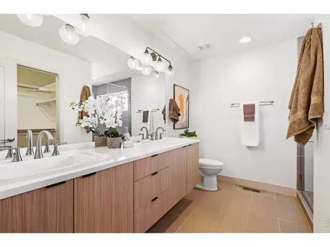 Bath - 835 Forest St, Denver, CO 80220 photo 2 of 3