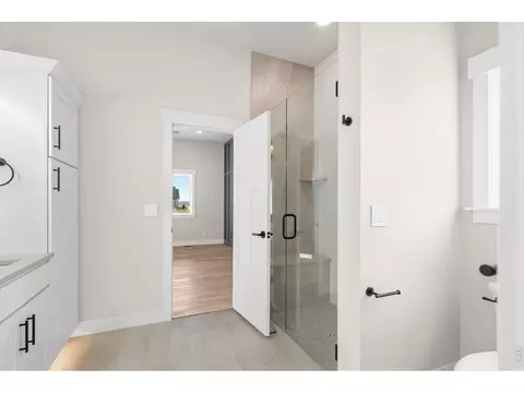 Bath - 1369 Burt Ave, Berthoud, CO 80513 photo 1 of 3