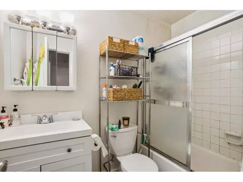 Bath - 2315 Spruce St, Boulder, CO 80302 photo 6 of 6