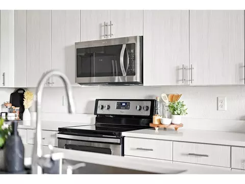 Kitchen - 14956 E Hampden Ave, Aurora, CO 80014 photo 8 of 11