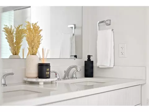 Bath - 14956 E Hampden Ave, Aurora, CO 80014 photo 3 of 7