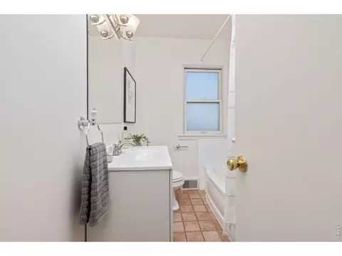 Bath - 2328 Walnut St, Boulder, CO 80302 photo 1 of 2