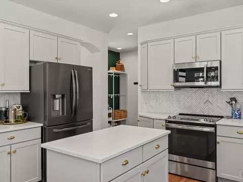 Kitchen - 2215 Creekside Dr, Longmont, CO 80504 photo 1 of 3