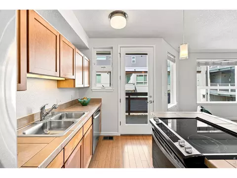 Kitchen - 2830 E College Ave #306, Boulder, CO 80303 photo 3 of 3