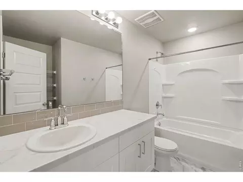 Bath - 362 Bozeman Trl, Ault, CO 80610 photo 2 of 3