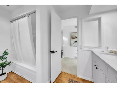 Bath - 4744 Kellogg Cir, Boulder, CO 80303 photo 5 of 5