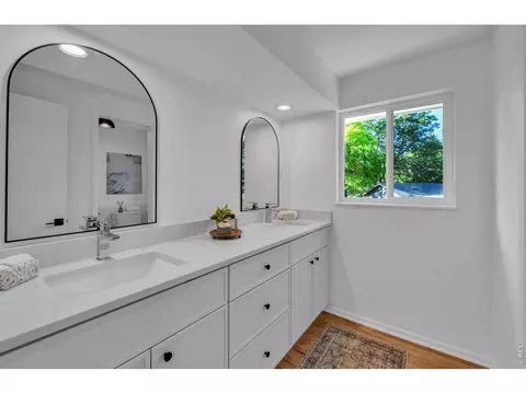 Bath - 4744 Kellogg Cir, Boulder, CO 80303 photo 4 of 5