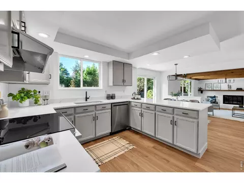 Kitchen - 4744 Kellogg Cir, Boulder, CO 80303 photo 3 of 4