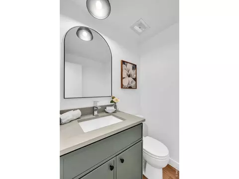 Bath - 4744 Kellogg Cir, Boulder, CO 80303 photo 1 of 5