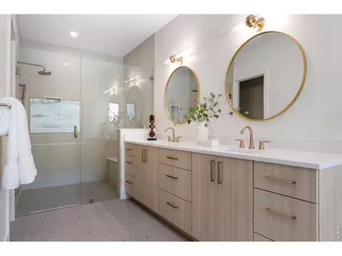 Bath - 5354 2nd St, Boulder, CO 80304 photo 3 of 4