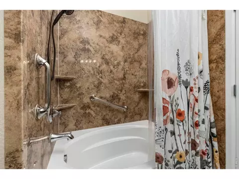 Bath - 973 Ranchhand Dr, Berthoud, CO 80513 photo 2 of 3
