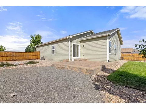 Exterior - 973 Ranchhand Dr, Berthoud, CO 80513 photo 4 of 10