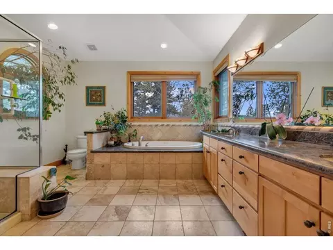 Bath - 165 Bison Dr, Boulder, CO 80302 photo 1 of 5