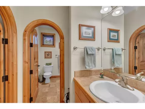 Bath - 165 Bison Dr, Boulder, CO 80302 photo 3 of 5