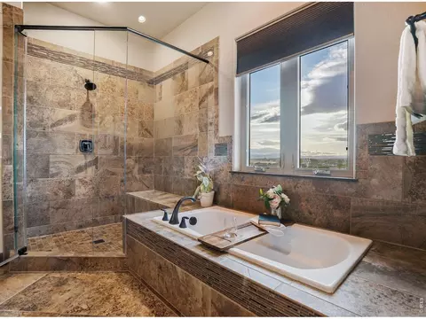 Bath - 39917 Hilltop Cir, Severance, CO 80610 photo 2 of 4