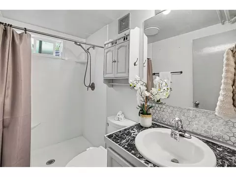 Bath - 515 7th St, Windsor, CO 80550 photo 2 of 2