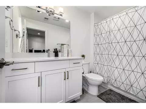 Bath - 6820 E Lowry Blvd, Denver, CO 80230 photo 4 of 5