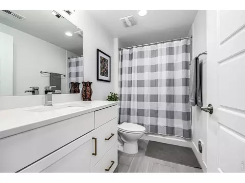 Bath - 6820 E Lowry Blvd, Denver, CO 80230 photo 5 of 5
