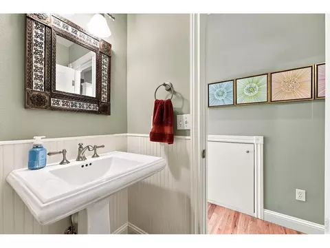 Bath - 15 Arrowleaf Ct, Boulder, CO 80304 photo 2 of 4
