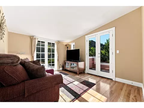 Living - 15 Arrowleaf Ct, Boulder, CO 80304 photo 6 of 7