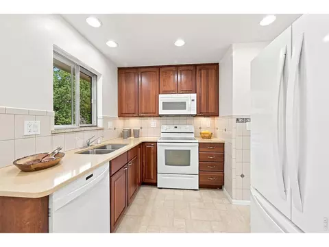 Kitchen - 1425 Judson Dr, Boulder, CO 80305 photo 2 of 3