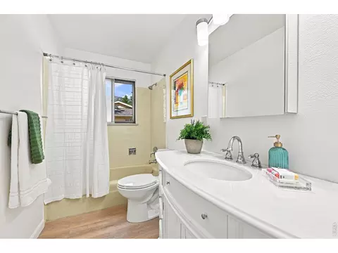 Bath - 1425 Judson Dr, Boulder, CO 80305 photo 1 of 2