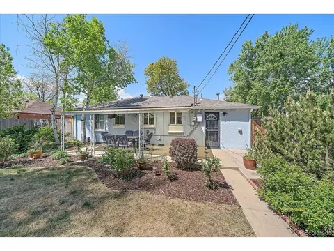 Exterior - 3040 Grape St, Denver, CO 80207 photo 5 of 8