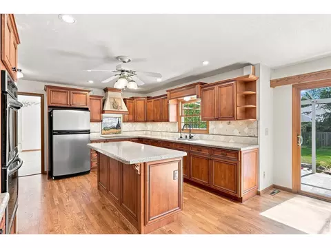 Kitchen - 1331 Ruby Way, Longmont, CO 80504 photo 4 of 5